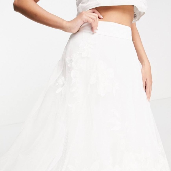 NWT ASOS EDITION floral embroidered mesh full skirt Size 4 - Picture 2 of 7